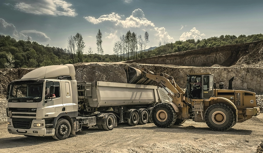 Firmamız, tüm tır modellerine orijinal ve kaliteli yedek parça sağlar.